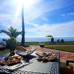 Nyaraló Sea Front House Macarena D Marbella