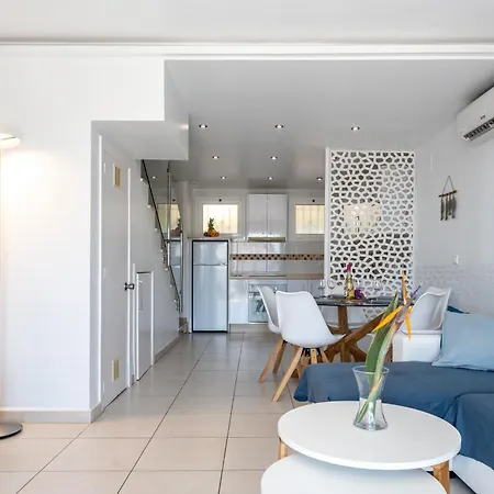 Sea Front House Macarena D מארבלה