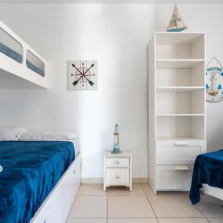 Casa vacanze Sea Front House Macarena D