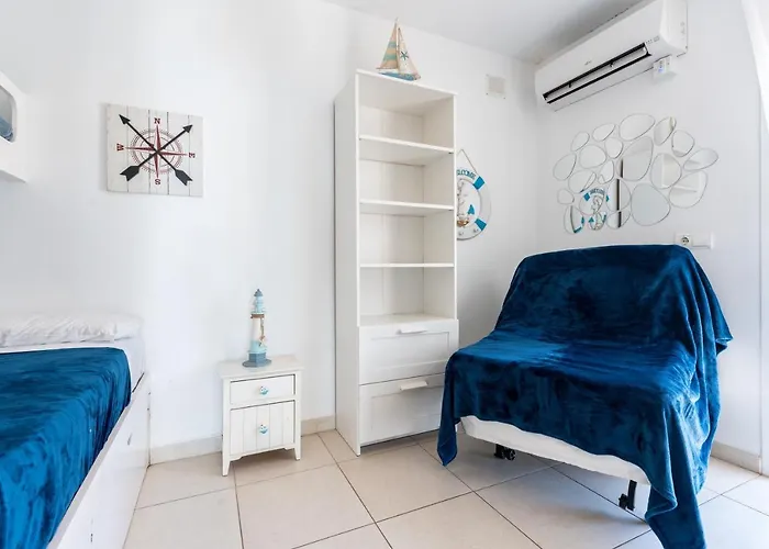 Sea Front House Macarena D بيت للعطل ماربيا