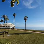 Sea Front House Macarena D Feriehus *