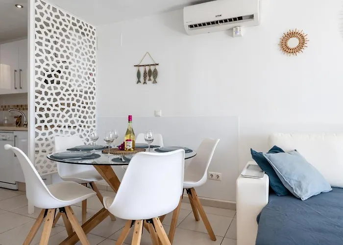Sea Front House Macarena D 马尔韦利亚